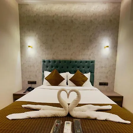 Lime Wood Guest house Mumbai