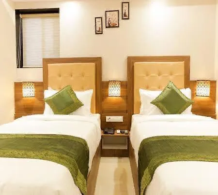 Hotel Skylink Hospitality Next To Amber Imperial Mumbai
