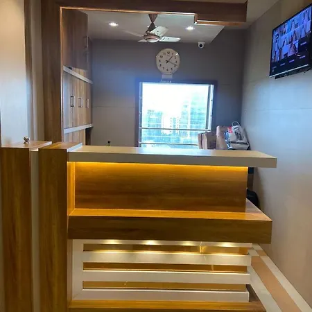Bkc Crown - Near Trade Centre, Visa Consulate 3*