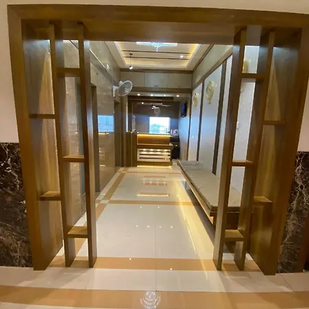Hotel Bkc Crown - Near Trade Centre, Visa Consulate 3*