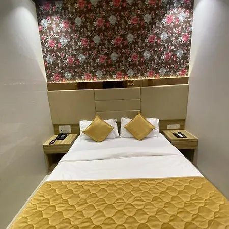 Hotel Bkc Crown - Near Trade Centre, Visa Consulate 3*