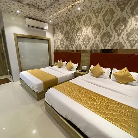 Bkc Crown - Near Trade Centre, Visa Consulate Mumbai