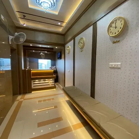 Hotel Bkc Crown - Near Trade Centre, Visa Consulate Mumbai