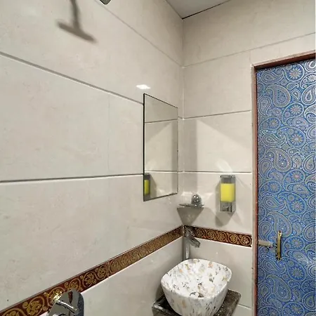 Hotel Tip Residency