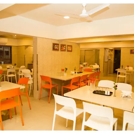 Hotel Ashok Deluxe Apartments, Marol Andheri East 3*