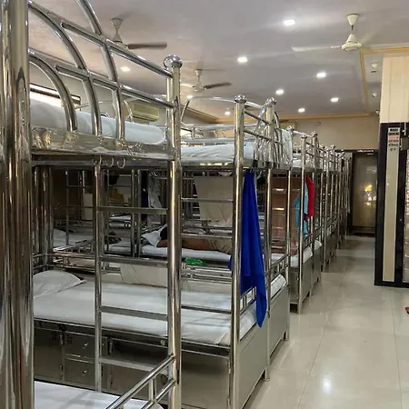 Hostel Royal By Wb *