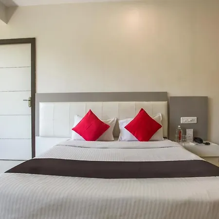 Hotel Capital O 35557 Aura