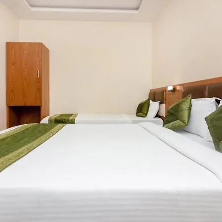 Volga Plaza Hotel 2*