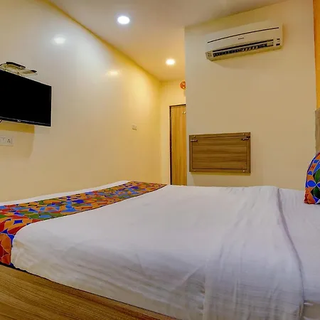 Hotel Fabexpress Prakash 3*