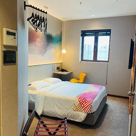 Ginger Mumbai, Goregaon Hotel 4*