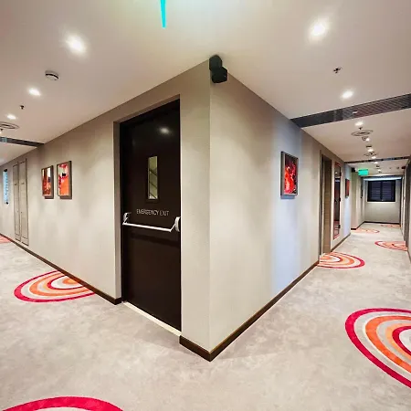 Hotel Ginger Mumbai, Goregaon 4*