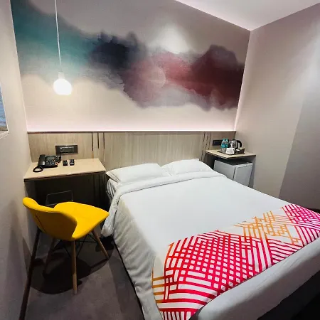 Hotel Ginger Mumbai, Goregaon 4*