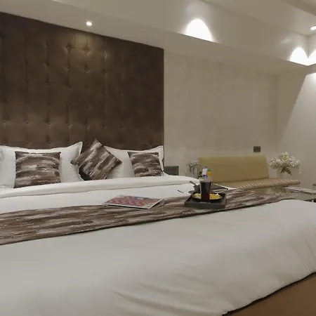 Hotel Ariana Residency 3*