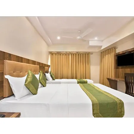 Rk Hotel-near Grant Road Railway Station Hotel 2*