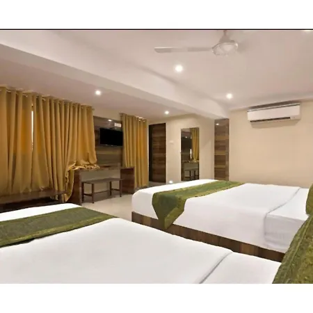 Hotel Rk Hotel-near Grant Road Railway Station 2*