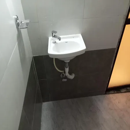 Hotel New Sarah Inn, Andheri West 3*