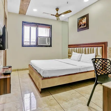 Hotel Capital O 84079 Falcon