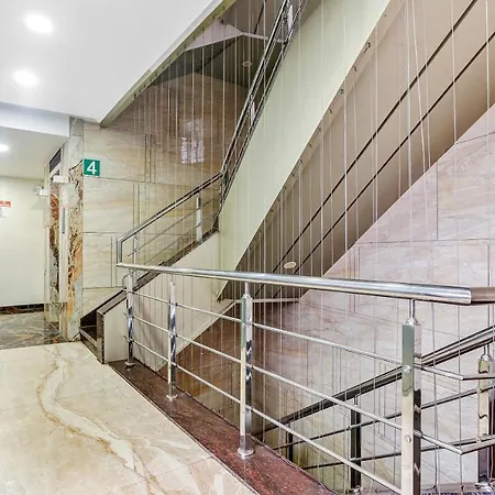 Hotel Capital O 84079 Falcon 3*