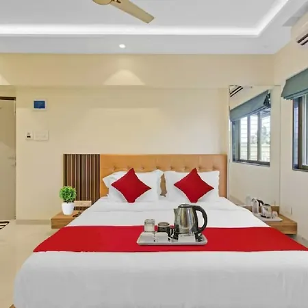 Sunrise Juhu Hotel 2*