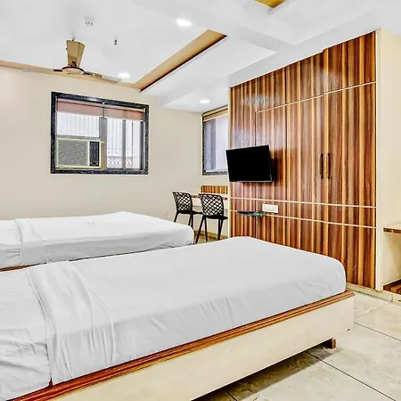 Hotel Capital O 84079 Falcon