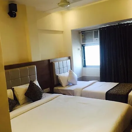 Sea View - Near Taj 3*