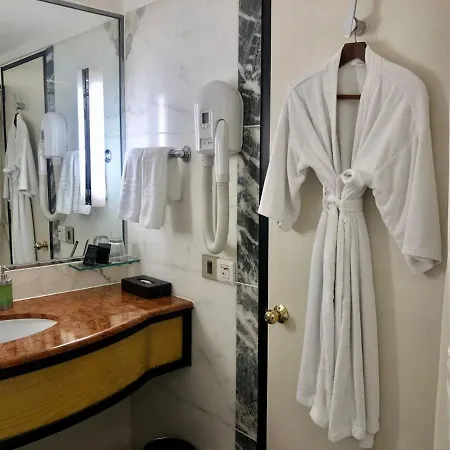 Hotel Marine Plaza Mumbai