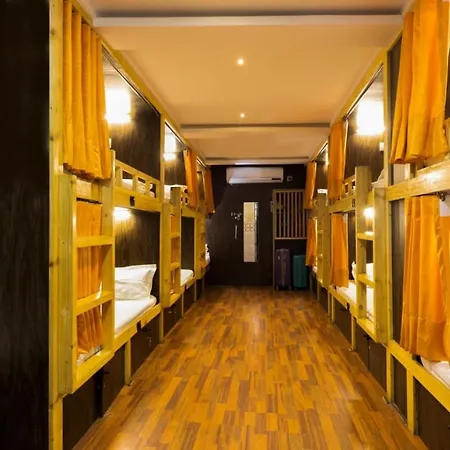 Sunrise Hostel *