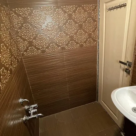 Apartment Osi Bandra West *