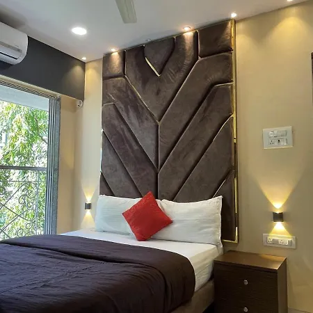 Osi Bandra West Apartment *