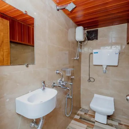 Hotel Kgn Near Cst Railway Station And Haj House Near Crawford Market *