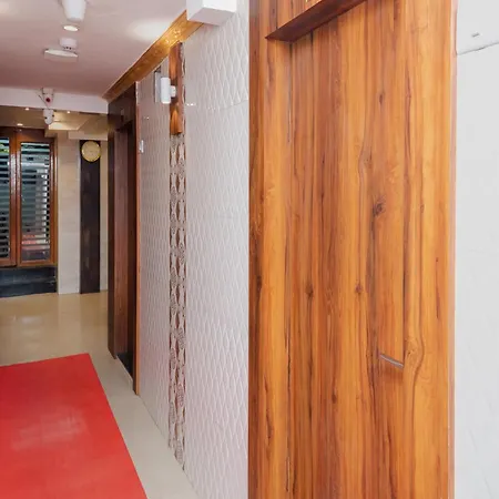 Hotel Kgn Near Cst Railway Station And Haj House Near Crawford Market *