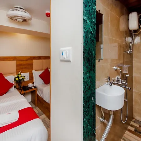 Kgn Near Cst Railway Station And Haj House Near Crawford Market Hotel *
