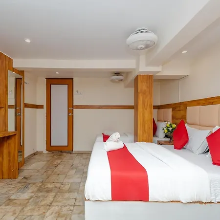 Kgn Near Cst Railway Station And Haj House Near Crawford Market * Mumbai