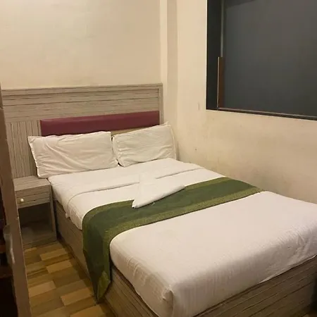 Airport Residency Bed & Breakfast