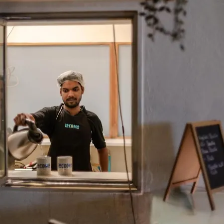 Locomo Og - Work Eat Hostel