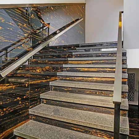 Prime Grand Hotel,