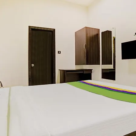 Prime Grand Hotel, Hotel