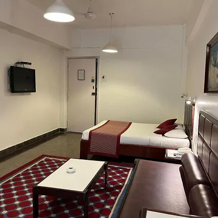 West End Opp Hospital 4* Mumbai