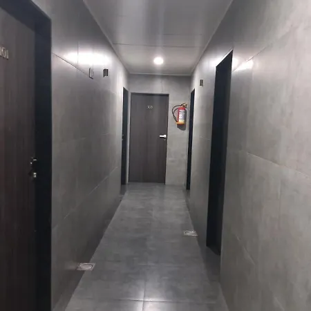 Samadhan Powai Hotel 2*