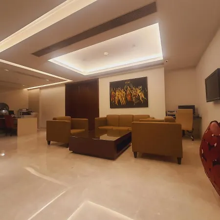 Hotel International Airport By Ihg 5*