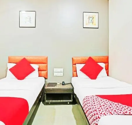 Hotel Amfahh - Andheri West Railway Station 3*