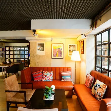 Hotel Bloom Boutique L Bandra 3*