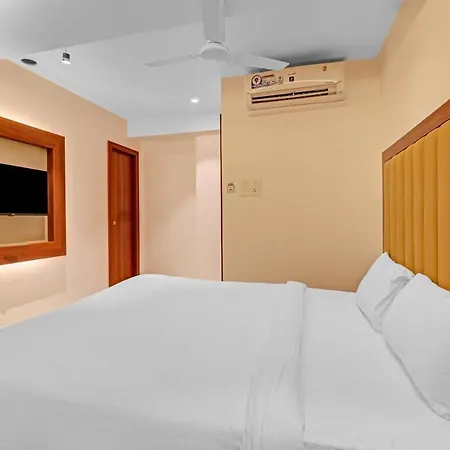 Capital O 84240 Galaxy Hotel 3*