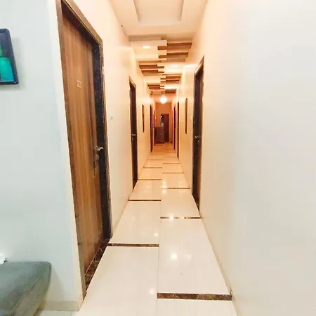 Amfahh - Andheri West Railway Station 3*