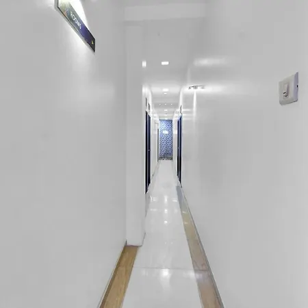 Flagship 83490 Hotel Bently Palace Mumbai