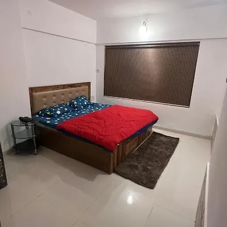 Private Master Bedroom *