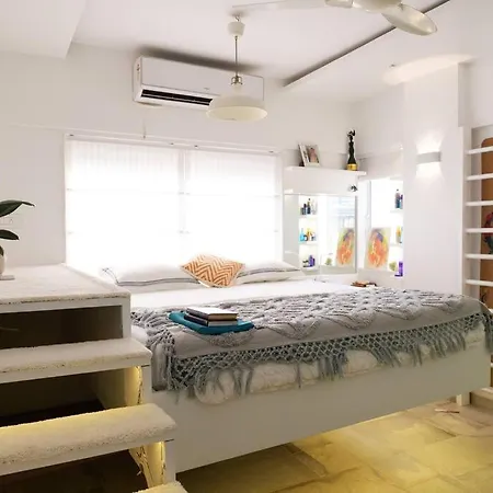 Top-floor Oceanfront Designer In Bandra *