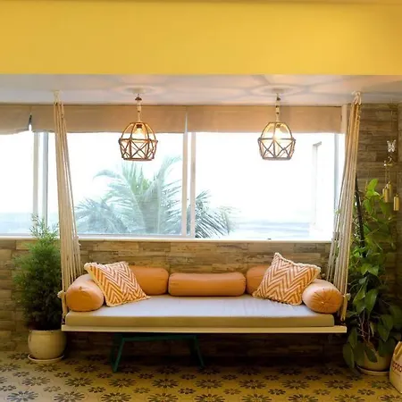 Top-floor Oceanfront Designer In Bandra * Mumbai