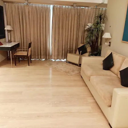 Mirage Hotel, International Airport 4*