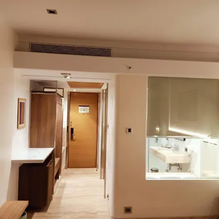 Mirage Hotel, International Airport 4* Mumbai